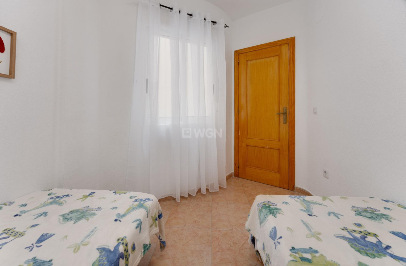 Odsprzedaż - Mieszkanie w bloku - Torrevieja - Centro