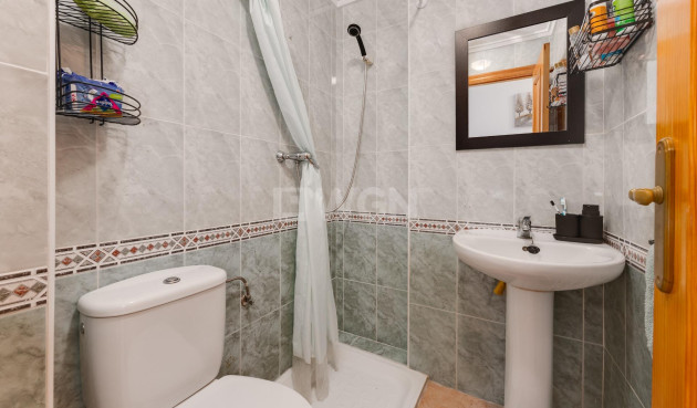 Odsprzedaż - Mieszkanie w bloku - Torrevieja - Centro