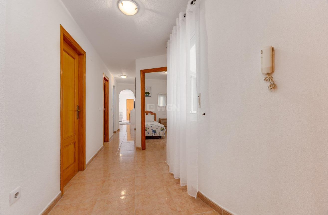 Odsprzedaż - Mieszkanie w bloku - Torrevieja - Centro