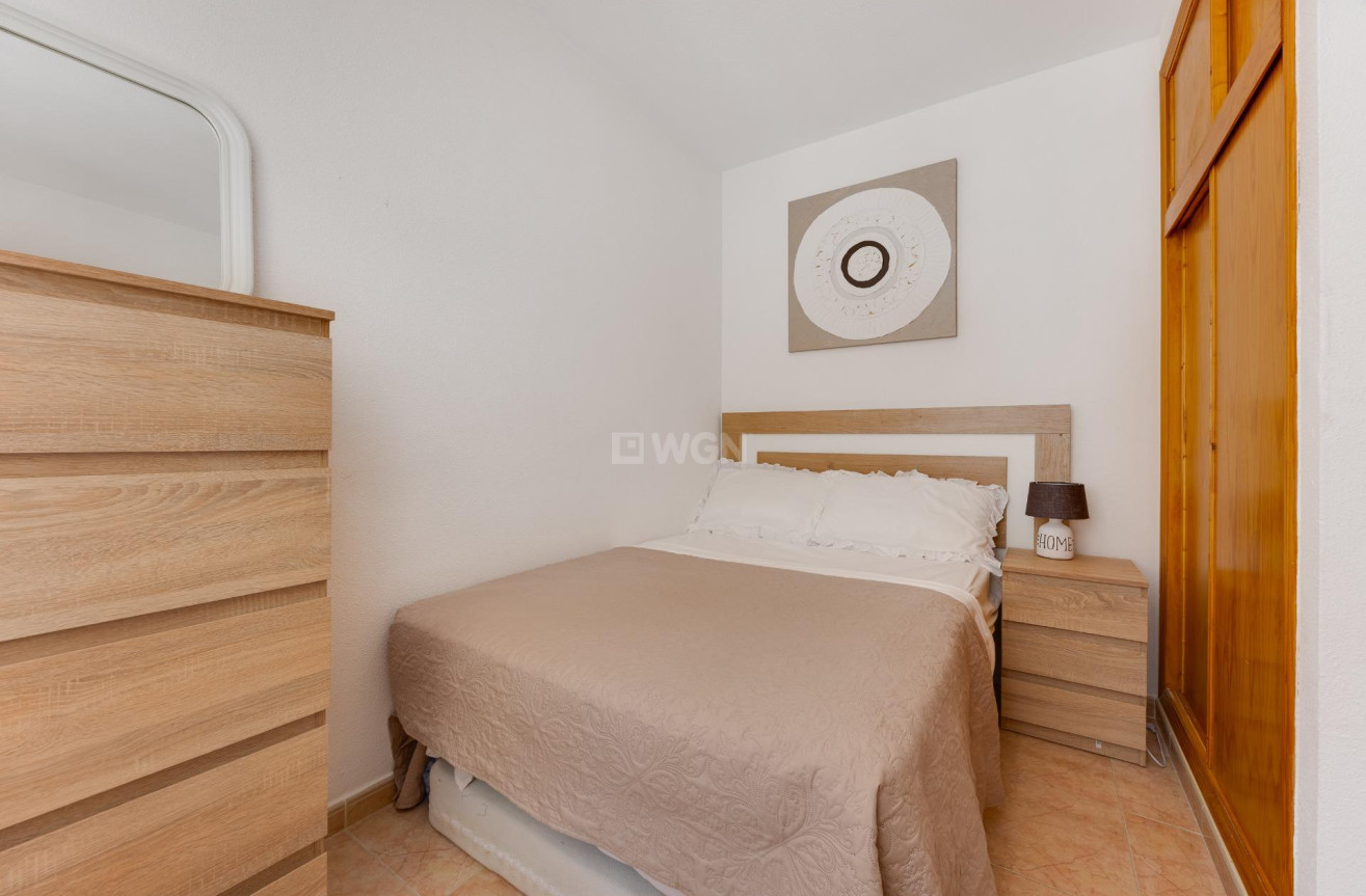 Odsprzedaż - Mieszkanie w bloku - Torrevieja - Centro
