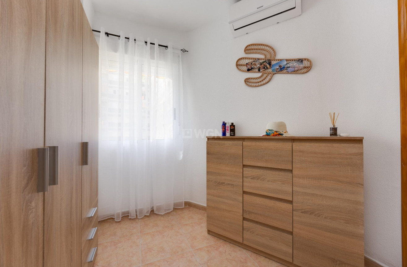 Odsprzedaż - Mieszkanie w bloku - Torrevieja - Centro