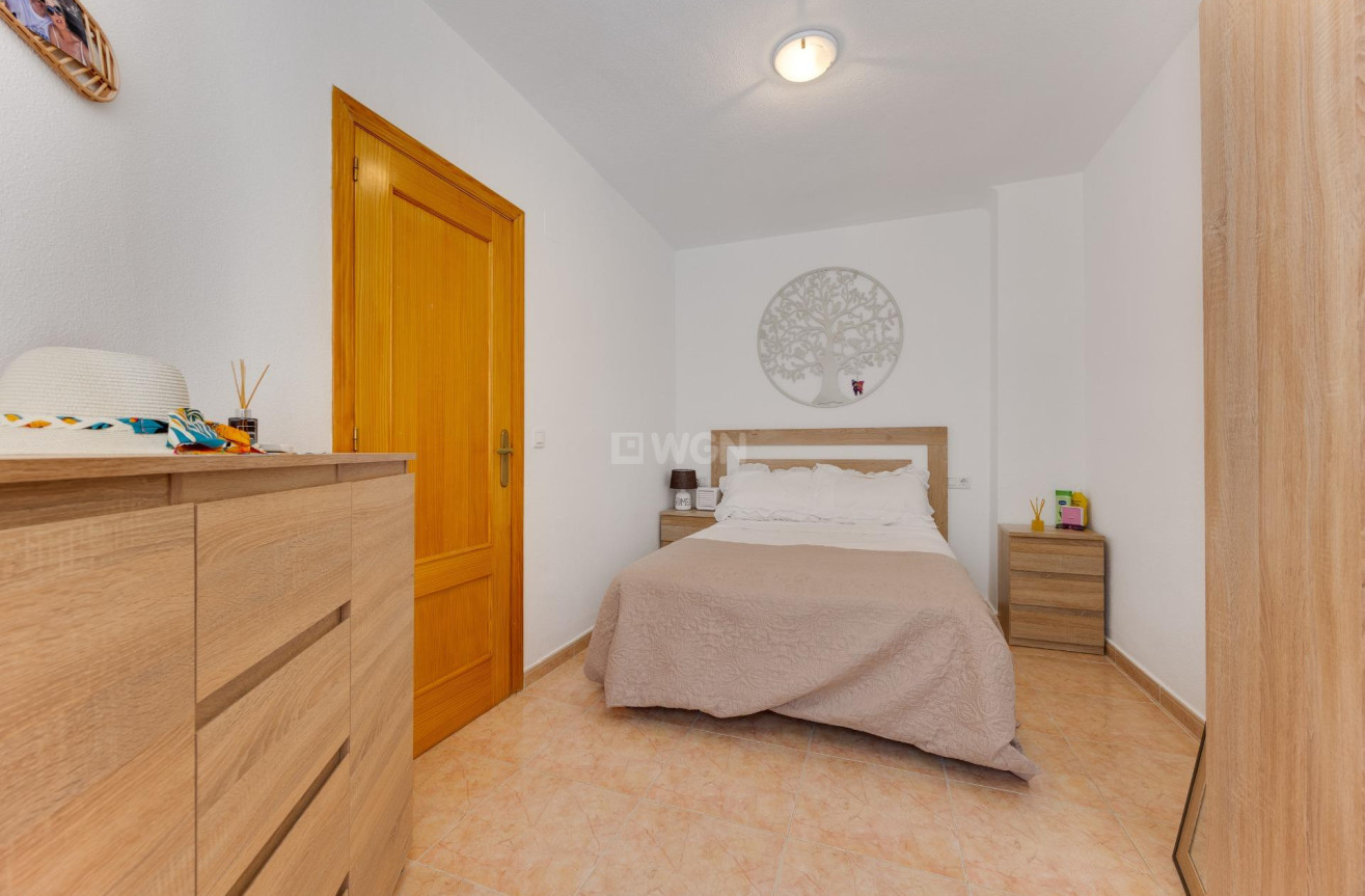 Odsprzedaż - Mieszkanie w bloku - Torrevieja - Centro