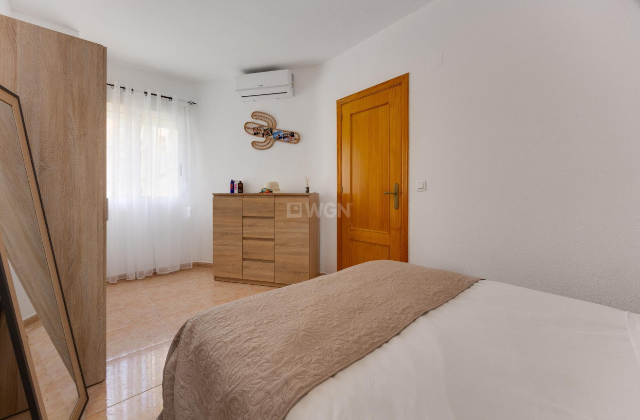 Odsprzedaż - Mieszkanie w bloku - Torrevieja - Centro
