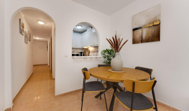 Odsprzedaż - Mieszkanie w bloku - Torrevieja - Centro