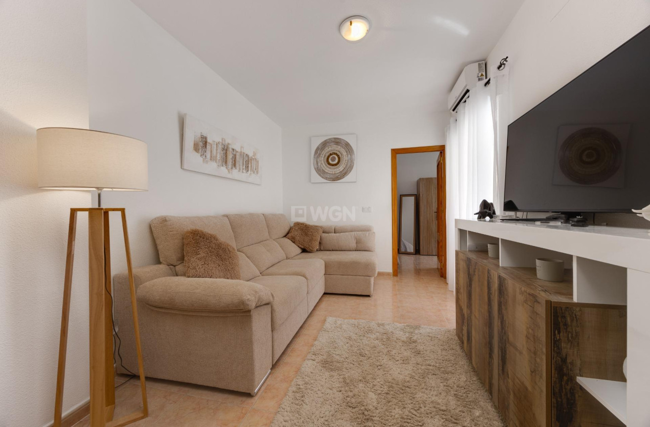 Odsprzedaż - Mieszkanie w bloku - Torrevieja - Centro