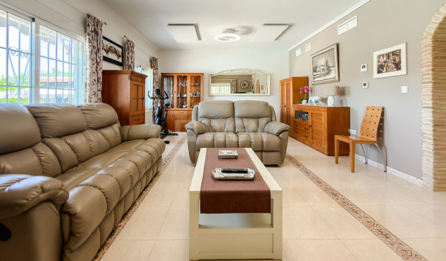 Odsprzedaż - Villa - Catral - Costa Blanca