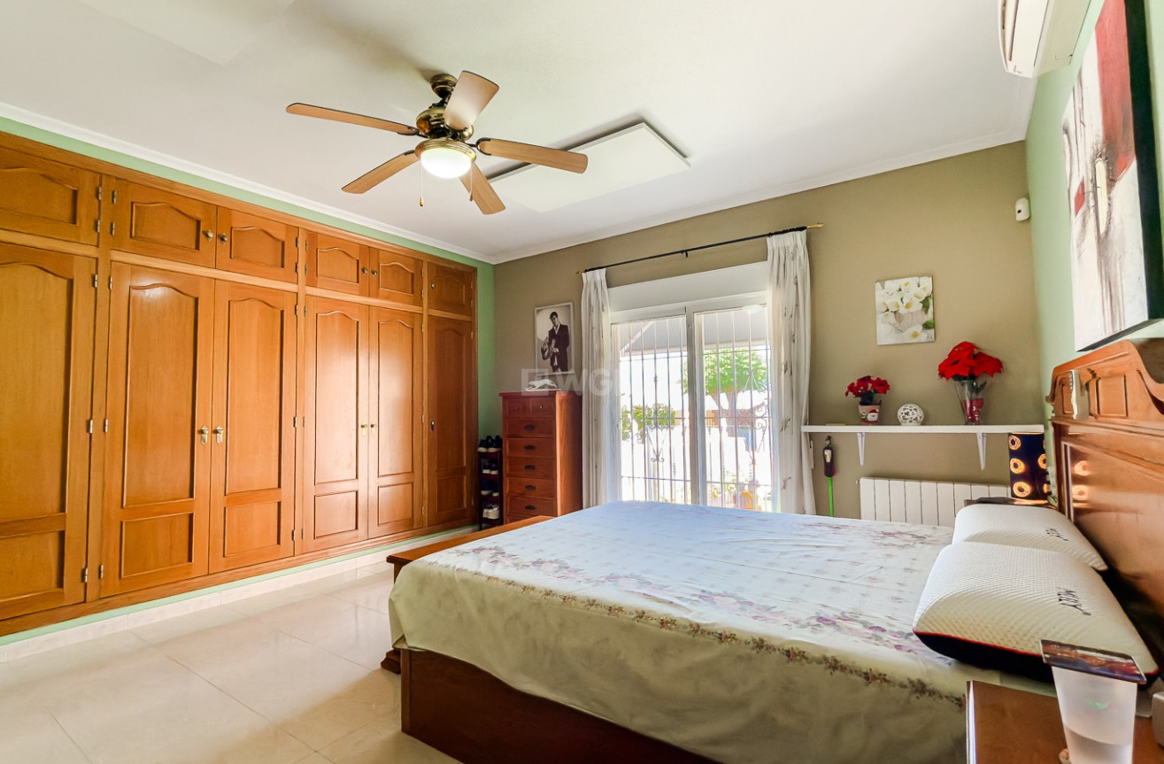 Odsprzedaż - Villa - Catral - Costa Blanca