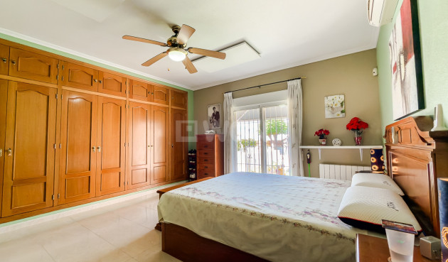 Odsprzedaż - Villa - Catral - Costa Blanca