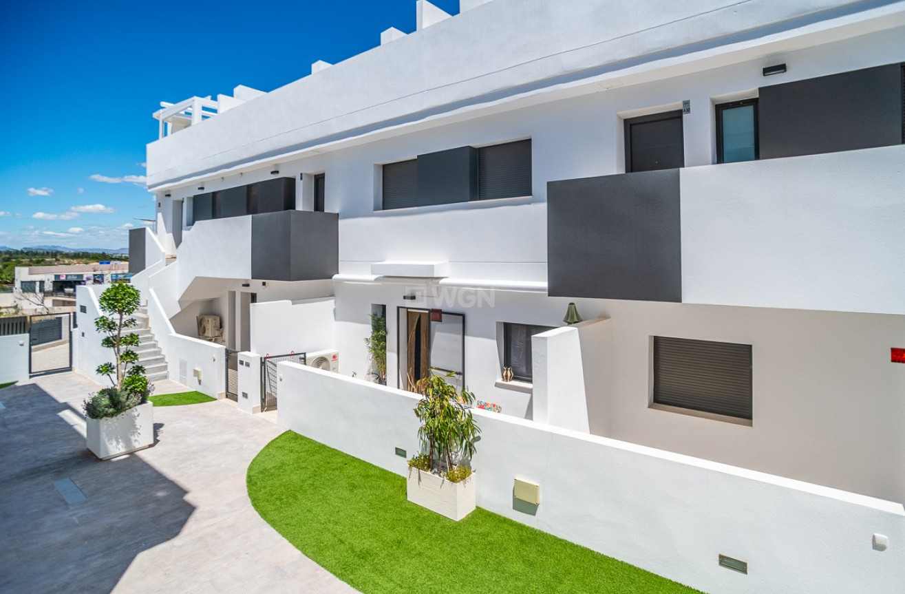Odsprzedaż - Mieszkanie w bloku - Torrevieja - Costa Blanca