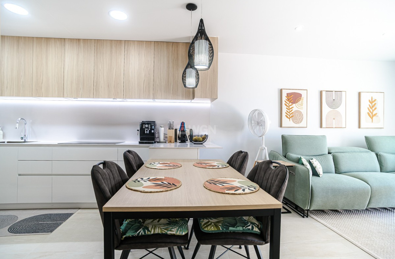 Odsprzedaż - Mieszkanie w bloku - Torrevieja - Costa Blanca