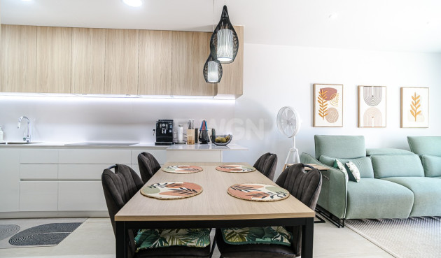 Odsprzedaż - Mieszkanie w bloku - Torrevieja - Costa Blanca