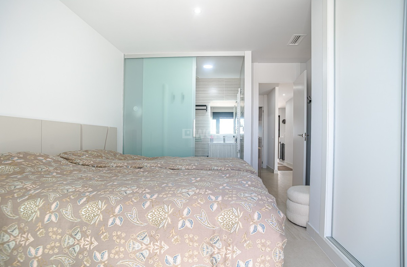 Odsprzedaż - Mieszkanie w bloku - Torrevieja - Costa Blanca