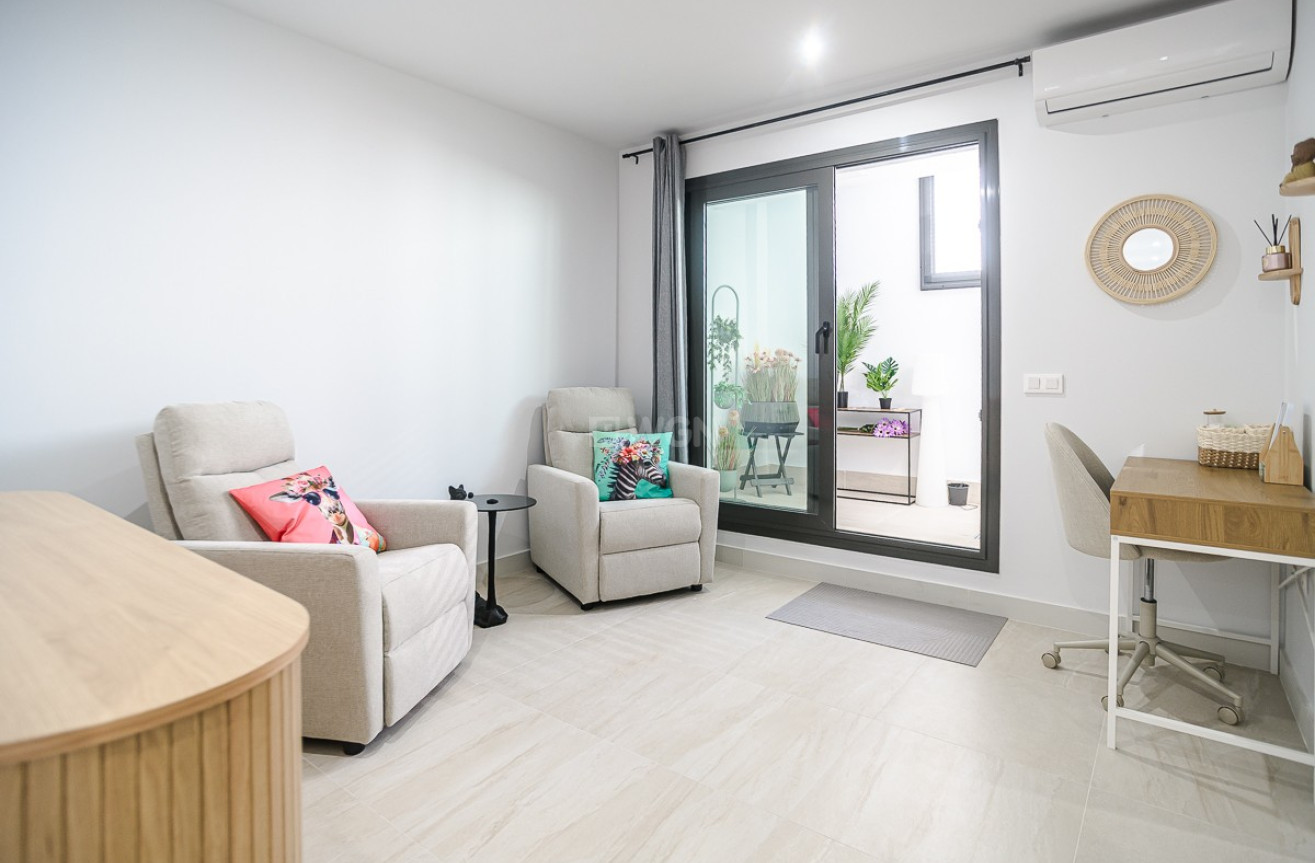 Odsprzedaż - Mieszkanie w bloku - Torrevieja - Costa Blanca