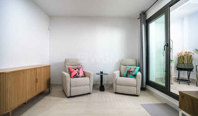 Odsprzedaż - Mieszkanie w bloku - Torrevieja - Costa Blanca