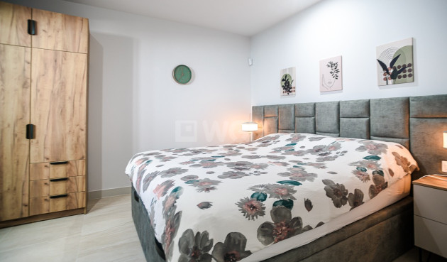 Odsprzedaż - Mieszkanie w bloku - Torrevieja - Costa Blanca
