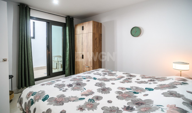 Odsprzedaż - Mieszkanie w bloku - Torrevieja - Costa Blanca