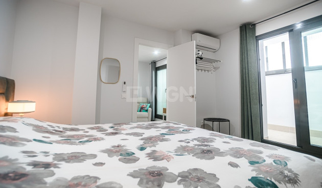 Odsprzedaż - Mieszkanie w bloku - Torrevieja - Costa Blanca