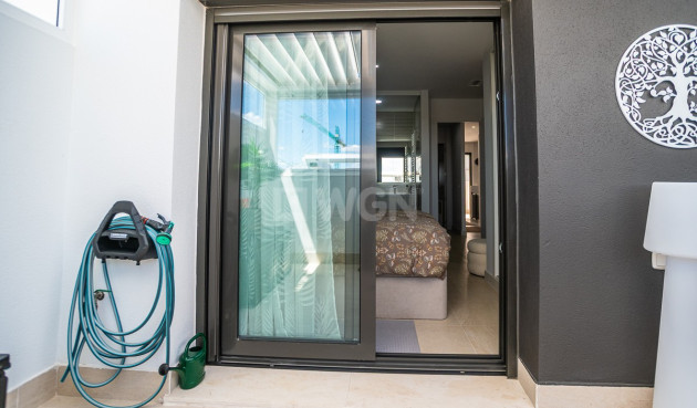 Odsprzedaż - Mieszkanie w bloku - Torrevieja - Costa Blanca