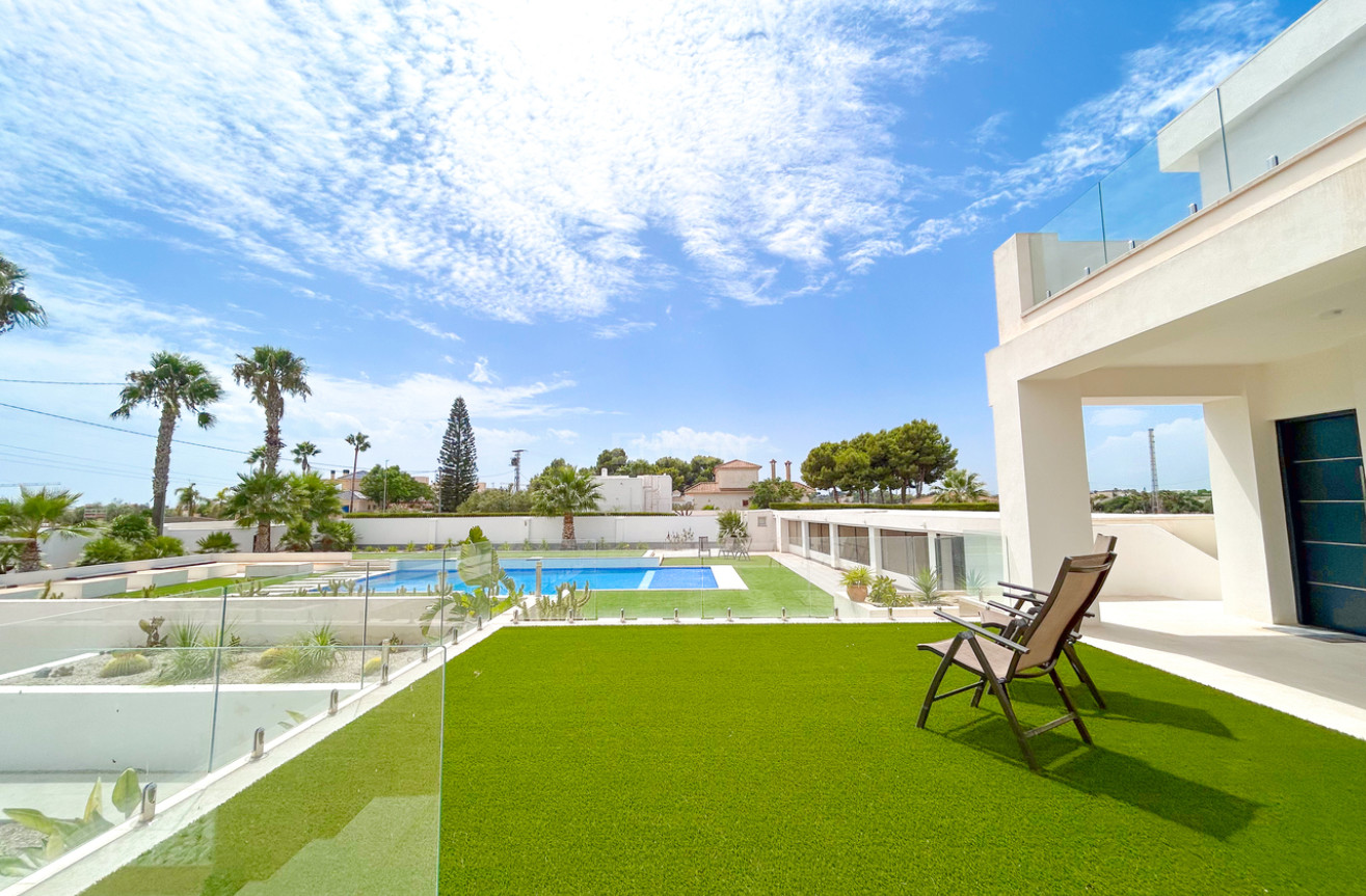 Odsprzedaż - Villa - Los Montesinos - Costa Blanca
