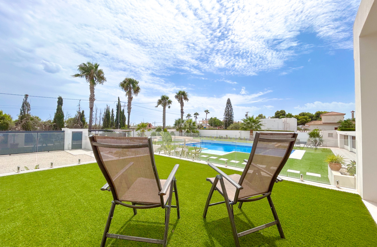 Odsprzedaż - Villa - Los Montesinos - Costa Blanca