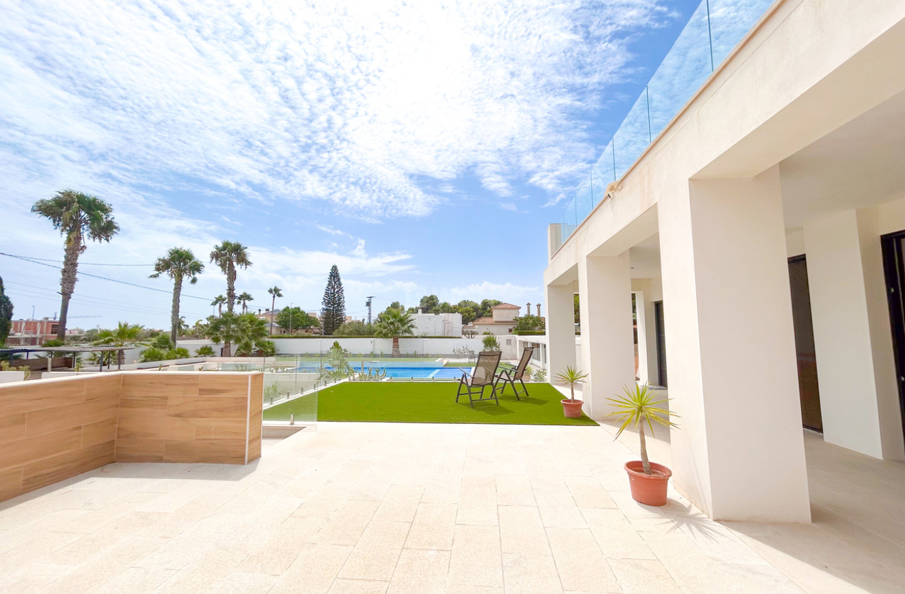 Odsprzedaż - Villa - Los Montesinos - Costa Blanca