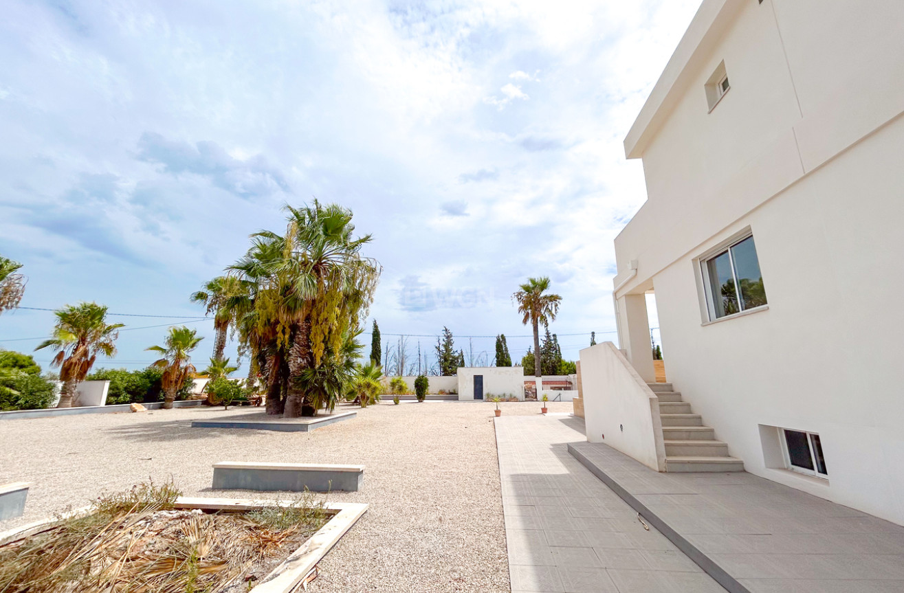 Odsprzedaż - Villa - Los Montesinos - Costa Blanca