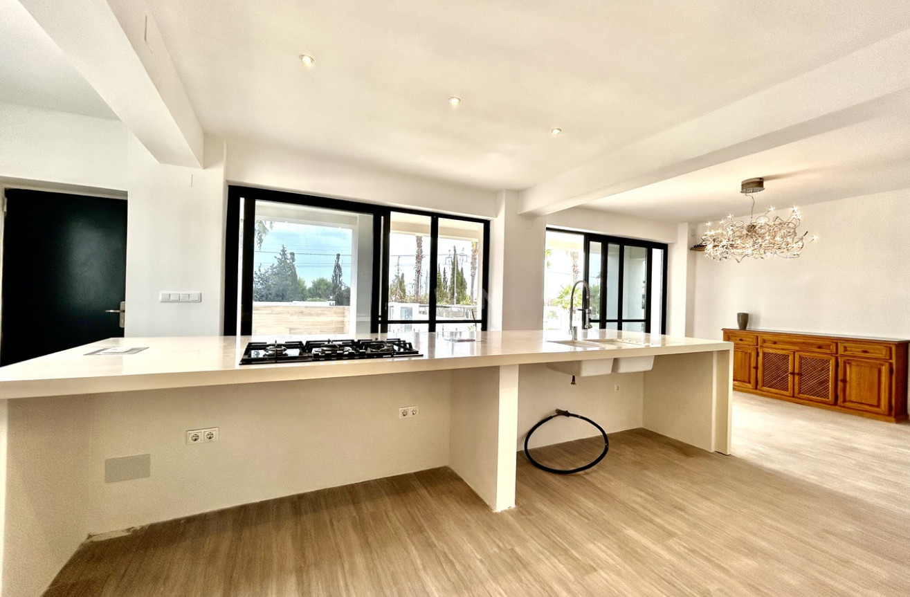 Odsprzedaż - Villa - Los Montesinos - Costa Blanca