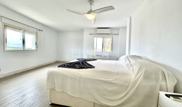 Odsprzedaż - Villa - Los Montesinos - Costa Blanca