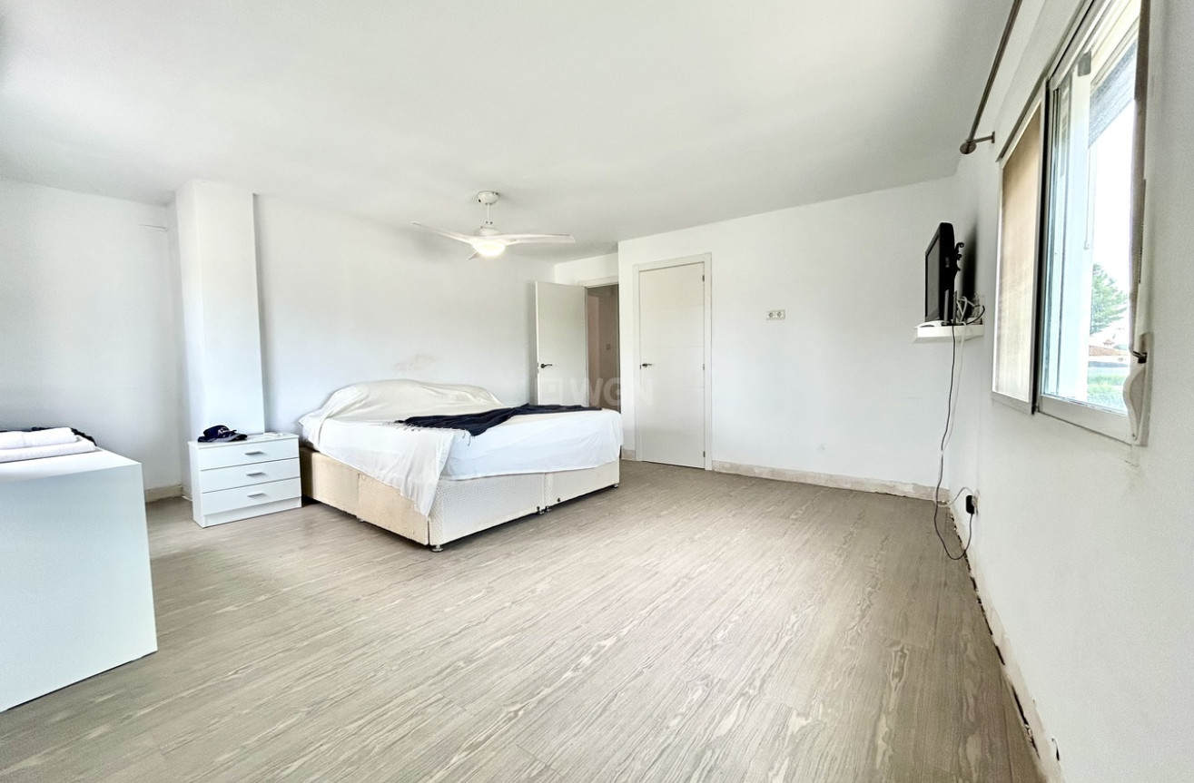Odsprzedaż - Villa - Los Montesinos - Costa Blanca