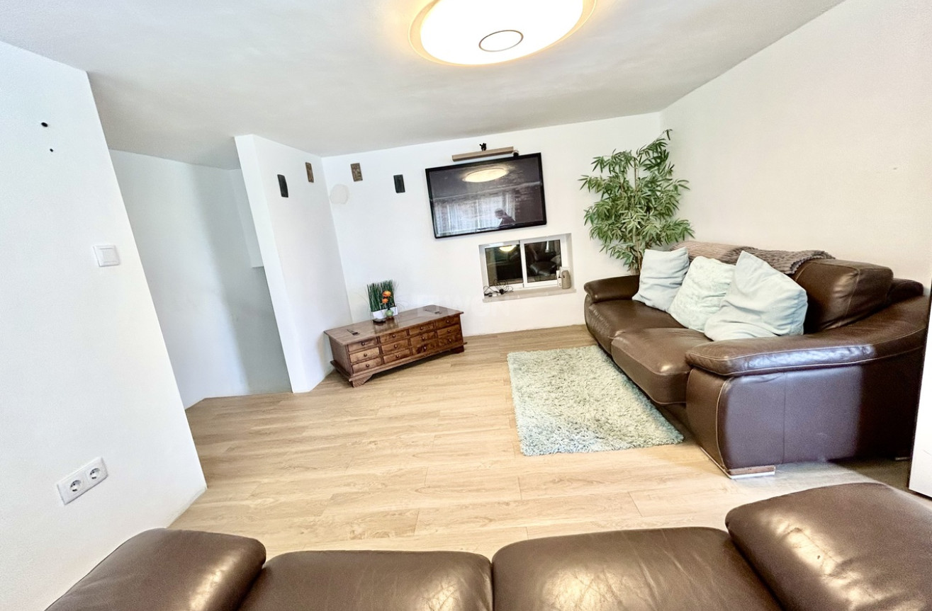 Odsprzedaż - Villa - Los Montesinos - Costa Blanca
