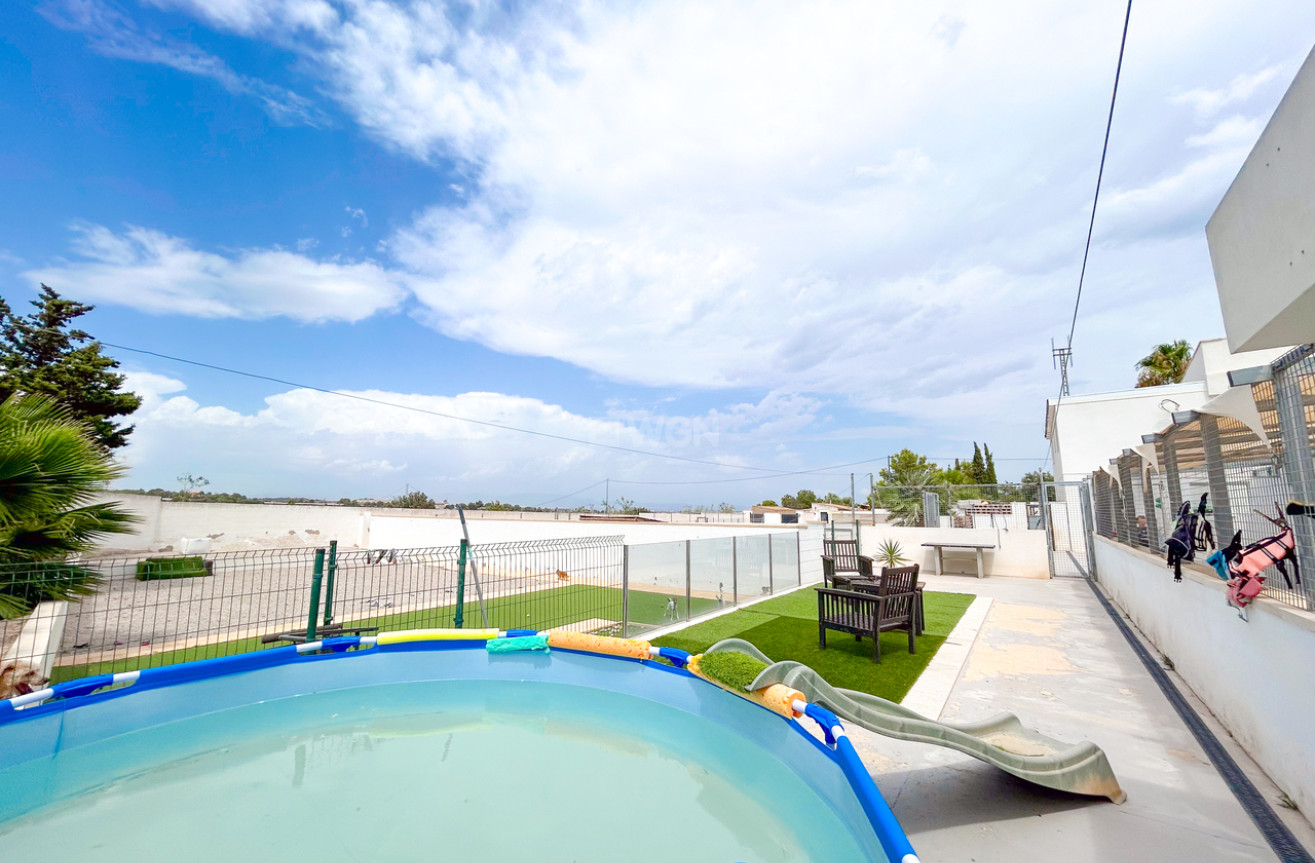 Odsprzedaż - Villa - Los Montesinos - Costa Blanca