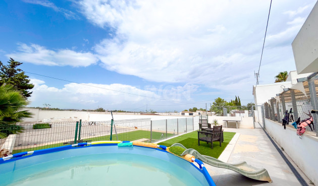 Odsprzedaż - Villa - Los Montesinos - Costa Blanca