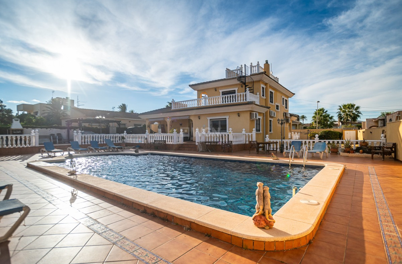 Odsprzedaż - Villa - Torrevieja - Costa Blanca