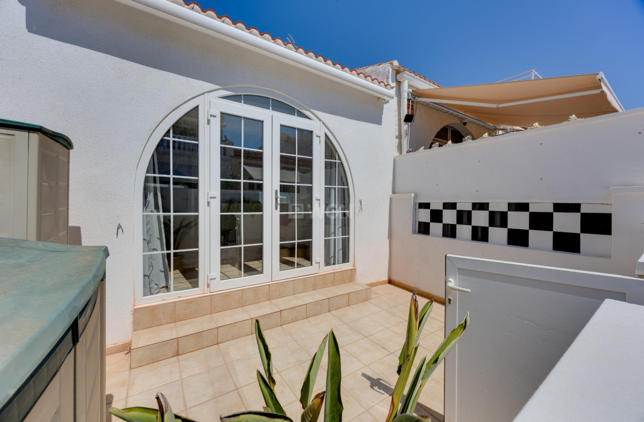 Odsprzedaż - Kamienica - Torrevieja - La Siesta - El Salado - Torreta
