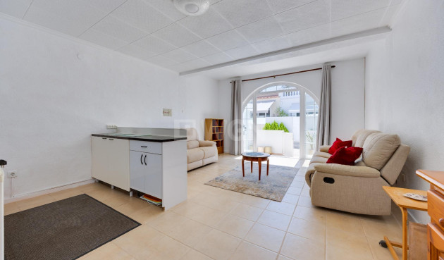 Odsprzedaż - Kamienica - Torrevieja - La Siesta - El Salado - Torreta
