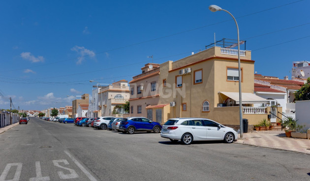 Odsprzedaż - Kamienica - Torrevieja - La Siesta - El Salado - Torreta