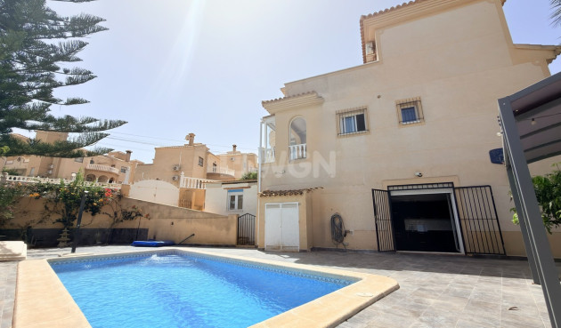Odsprzedaż - Villa - Orihuela Costa - Costa Blanca