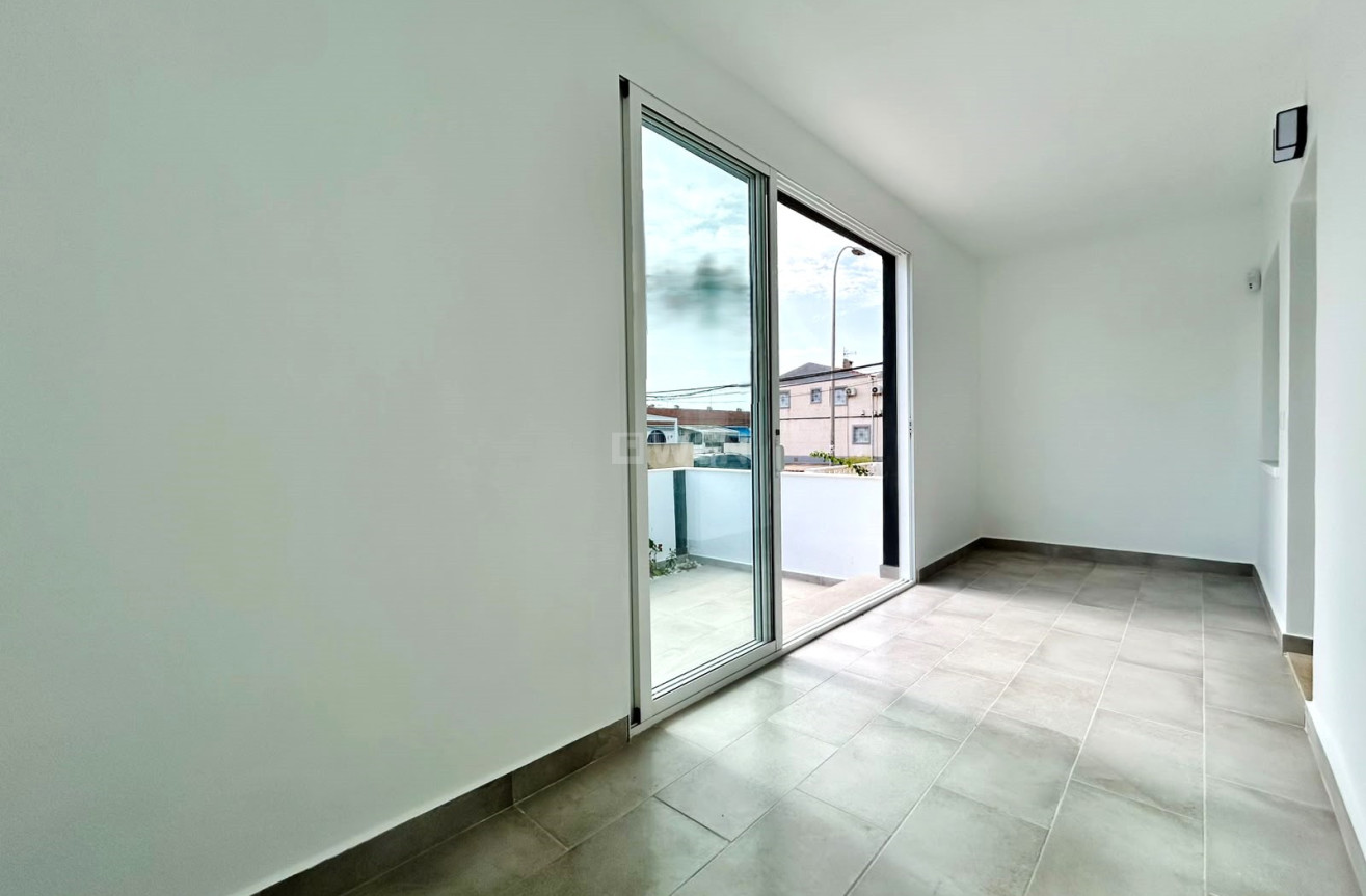 Odsprzedaż - Bungalow - La Siesta - Costa Blanca