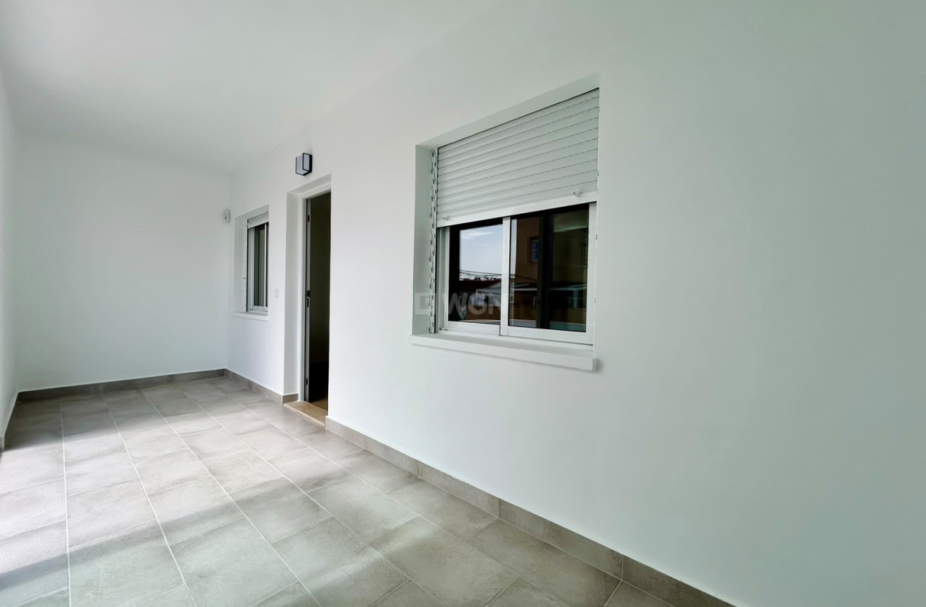 Odsprzedaż - Bungalow - La Siesta - Costa Blanca