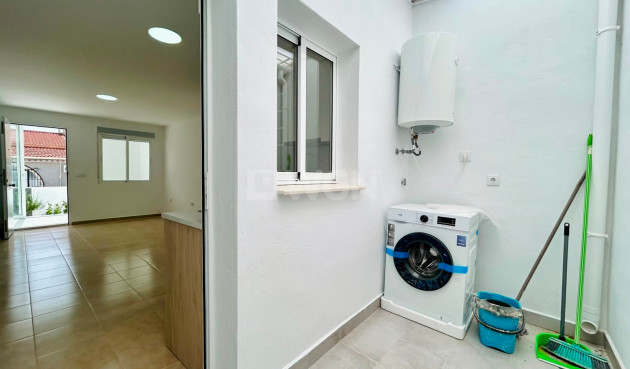 Odsprzedaż - Bungalow - La Siesta - Costa Blanca