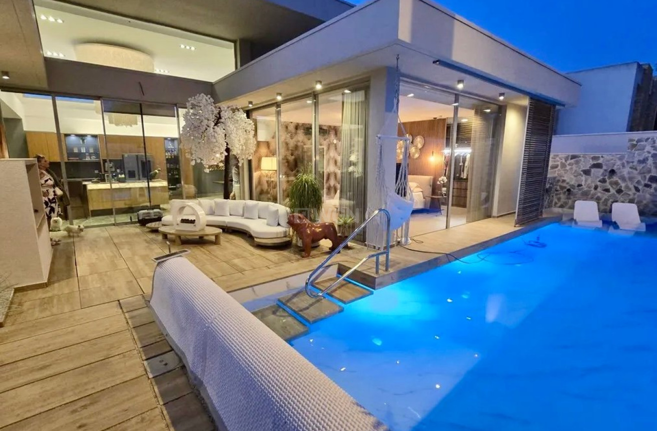 Odsprzedaż - Villa - Benijofar - Costa Blanca