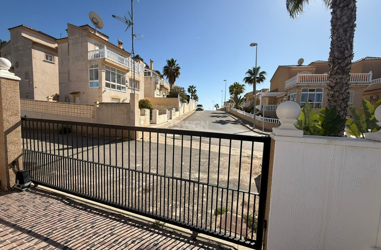 Odsprzedaż - Villa - Orihuela Costa - Costa Blanca