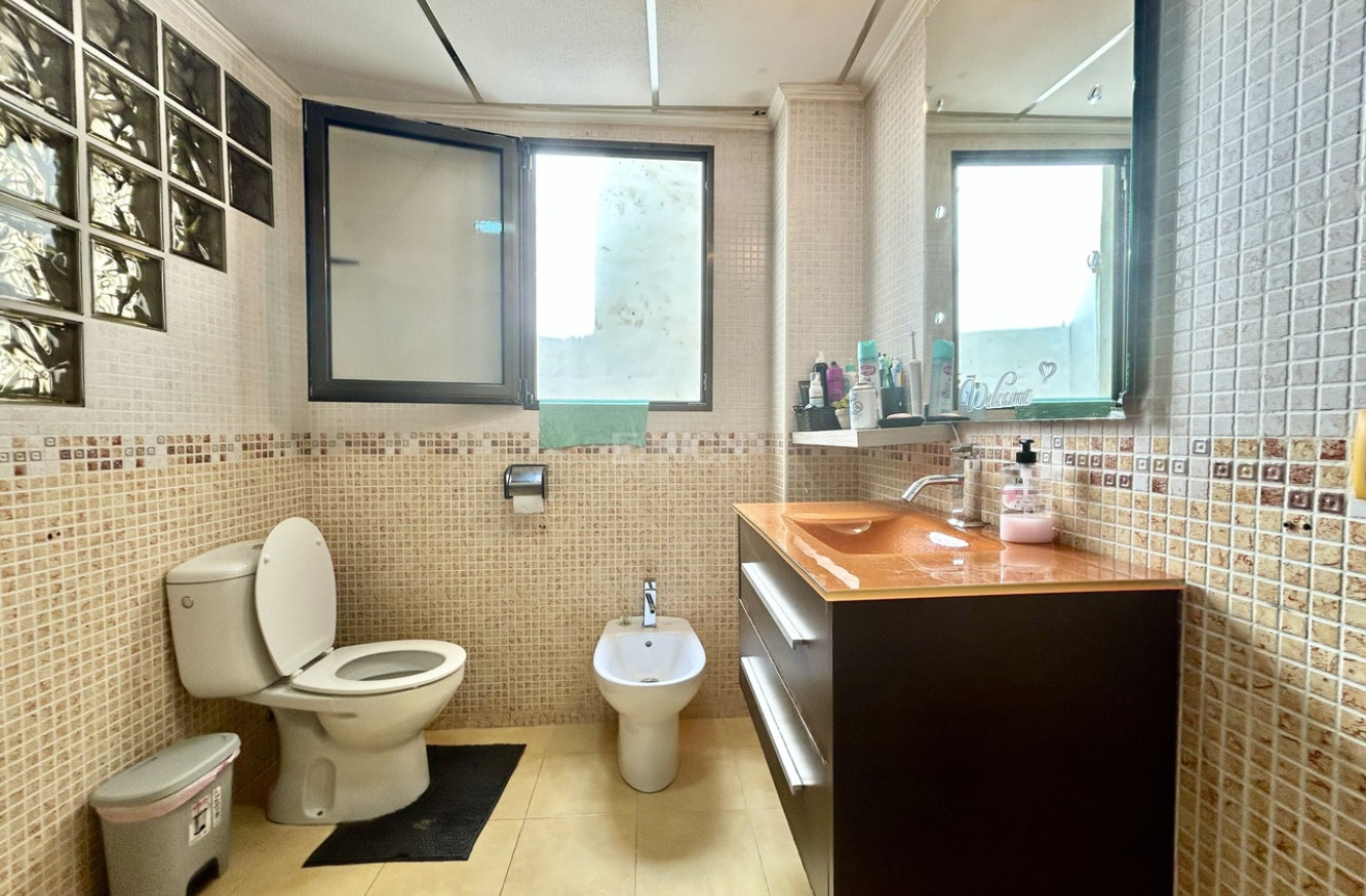 Odsprzedaż - Mieszkanie w bloku - Rojales - Inland
