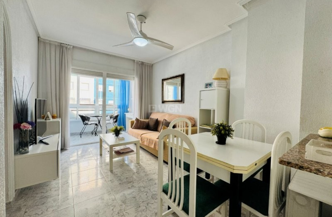 Odsprzedaż - Mieszkanie w bloku - La Mata - Costa Blanca