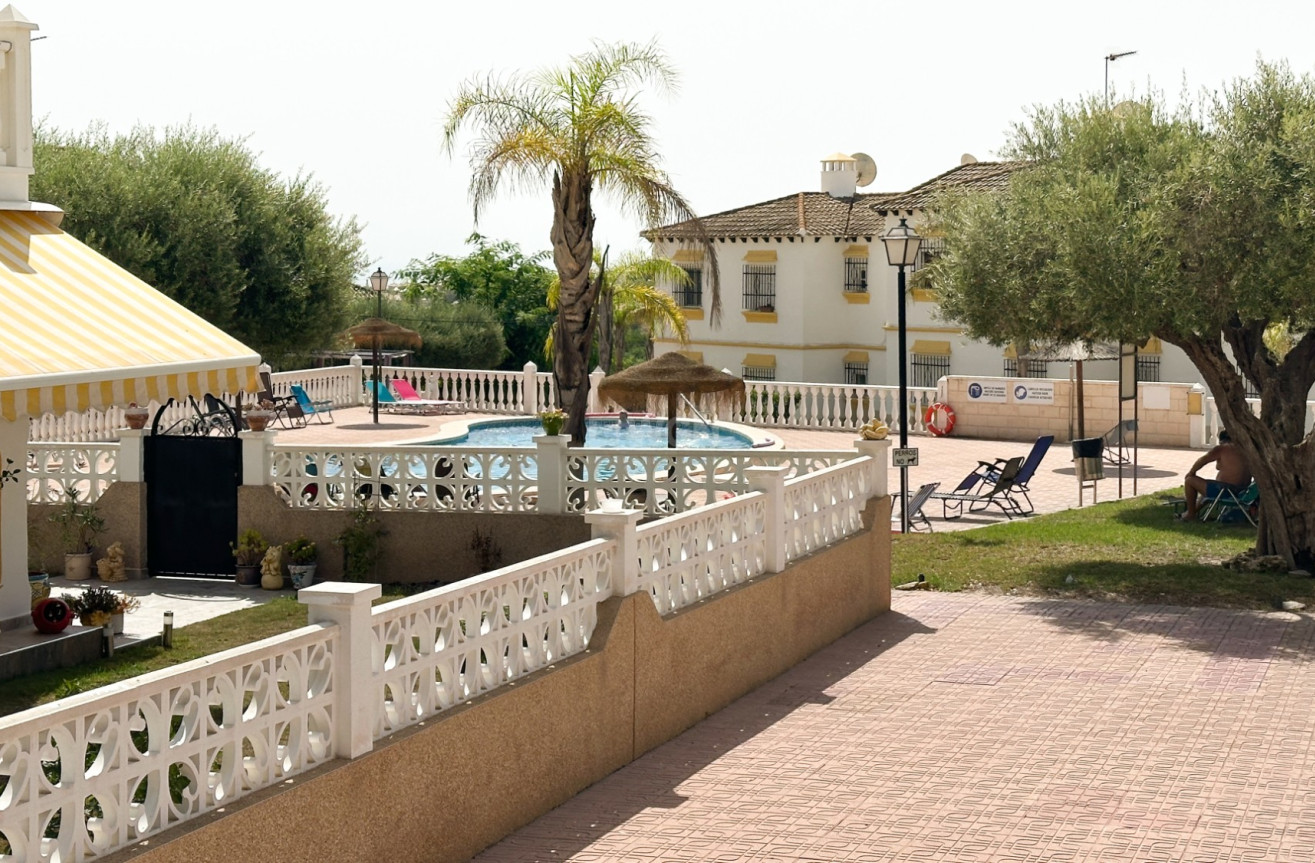 Odsprzedaż - Bungalow - San Miguel de Salinas - Inland