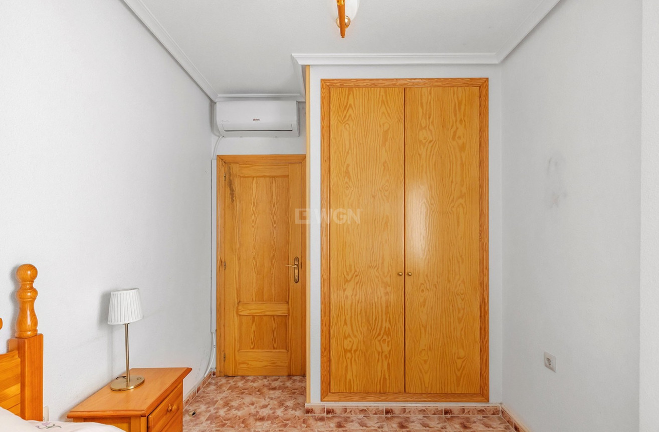 Odsprzedaż - Mieszkanie w bloku - La Mata - Costa Blanca