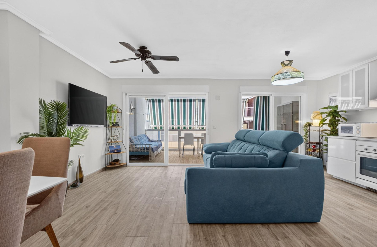 Odsprzedaż - Mieszkanie w bloku - Torrevieja - Playa del Cura