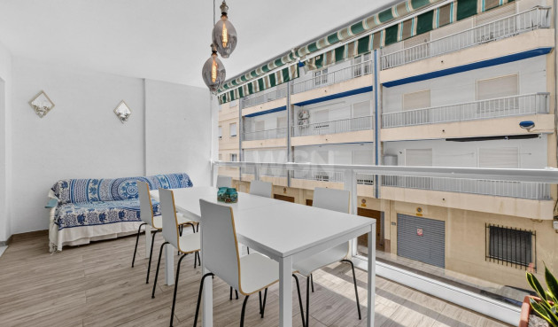 Odsprzedaż - Mieszkanie w bloku - Torrevieja - Playa del Cura