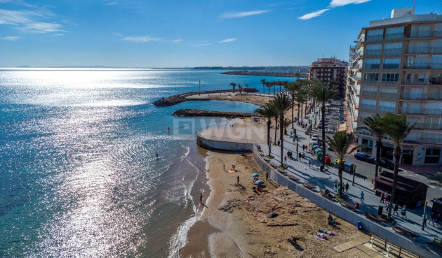 Odsprzedaż - Mieszkanie w bloku - Torrevieja - Playa del Cura