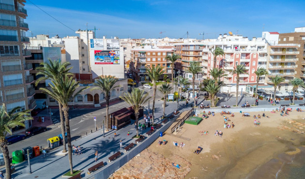 Odsprzedaż - Mieszkanie w bloku - Torrevieja - Playa del Cura